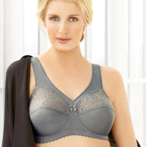 Glamorise MagicLift Full Figure Support Soft Cup Bra 1
